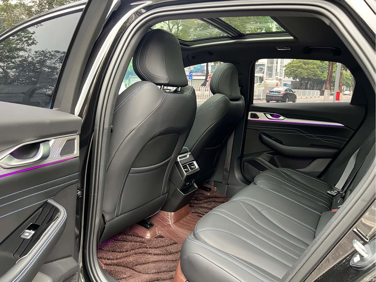 Geely Preface, 2025 10