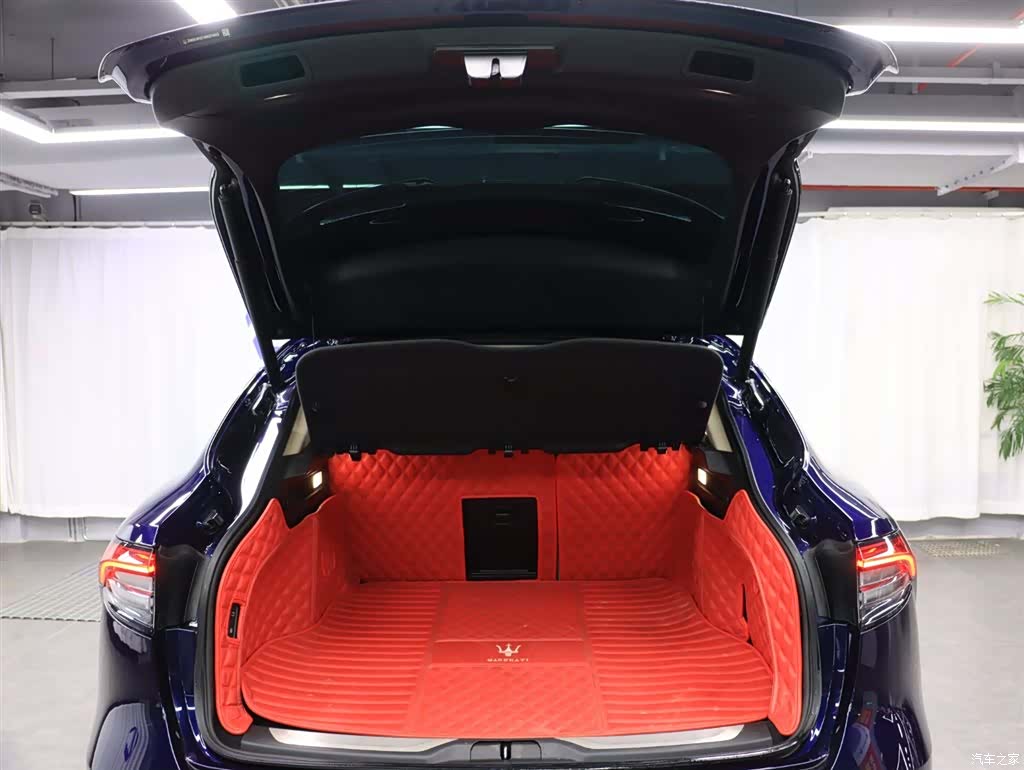 Maserati Levante, 2022 19