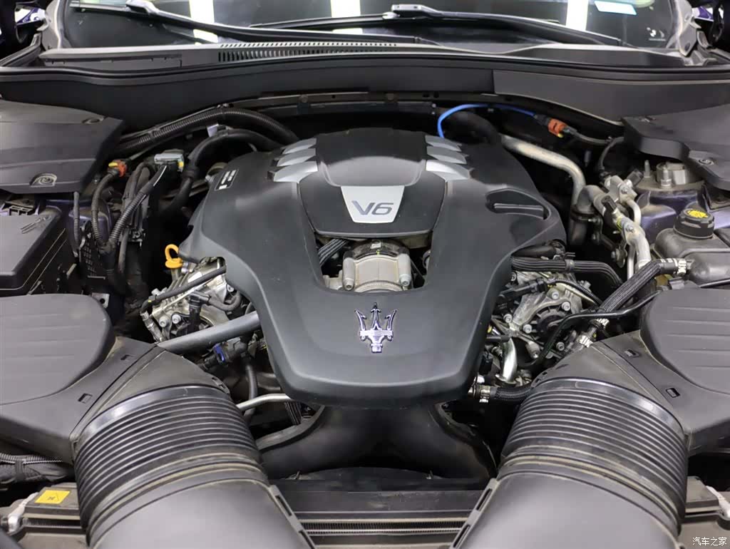Maserati Levante, 2022 21