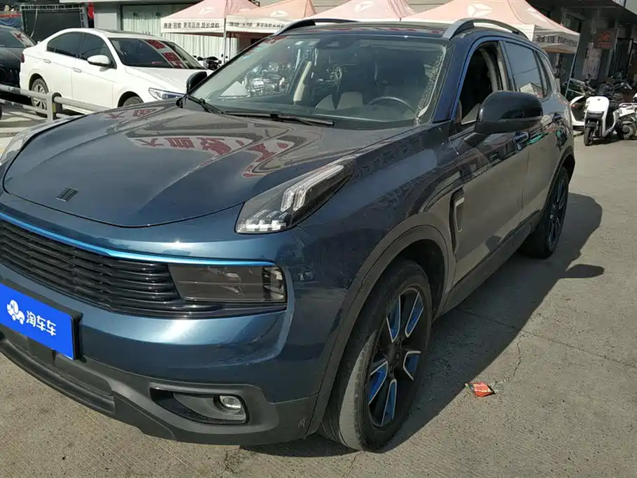 Lynk & Co 01