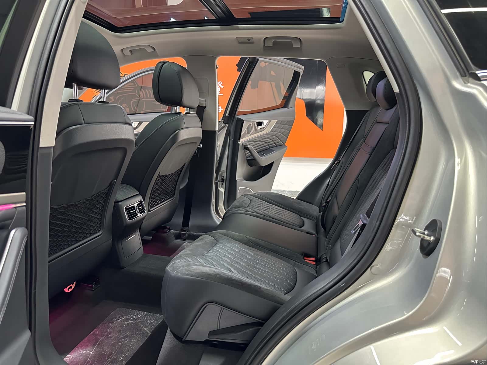 Hongqi HS5, 2022 8