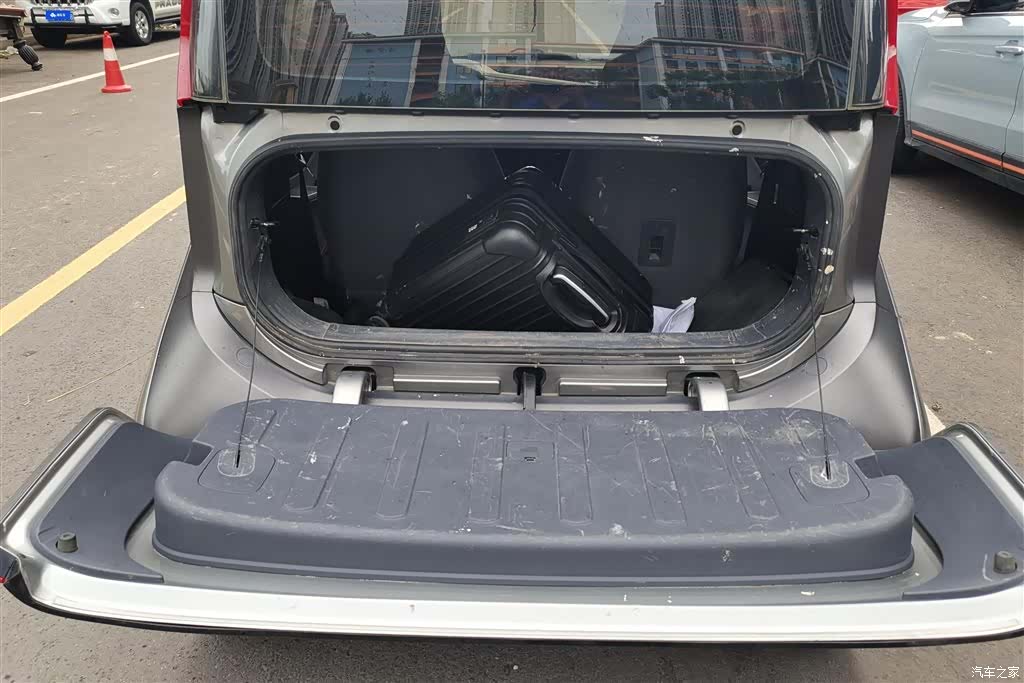 Wuling E200, 2018 4