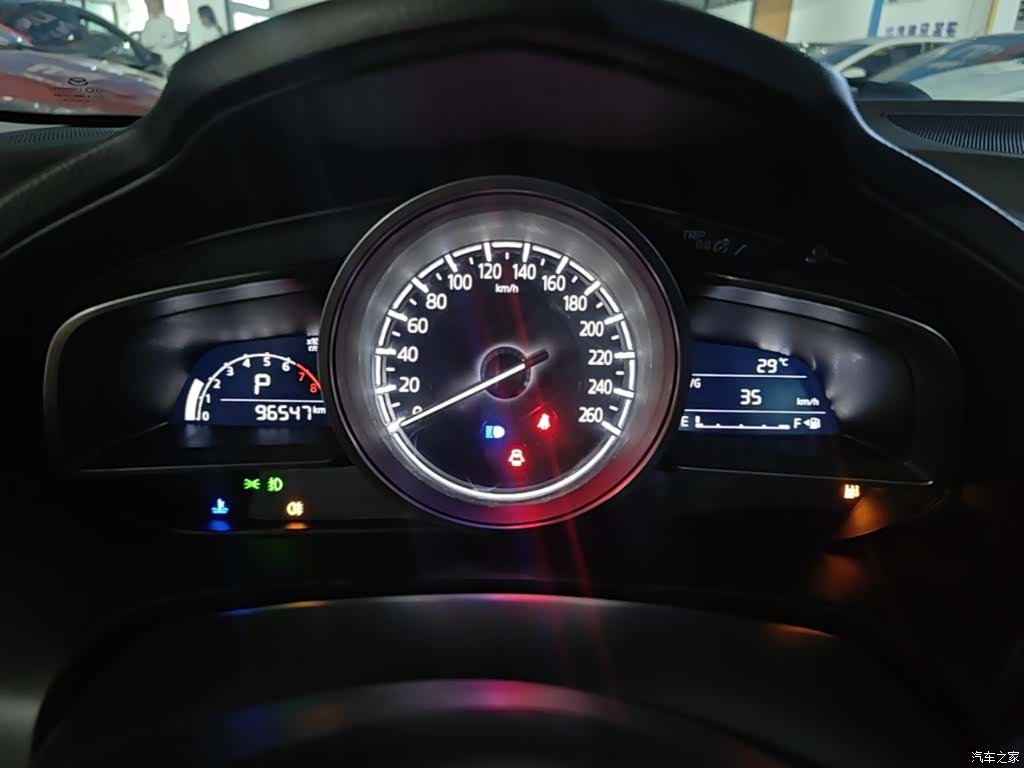 Mazda Mazda3, 2017 12
