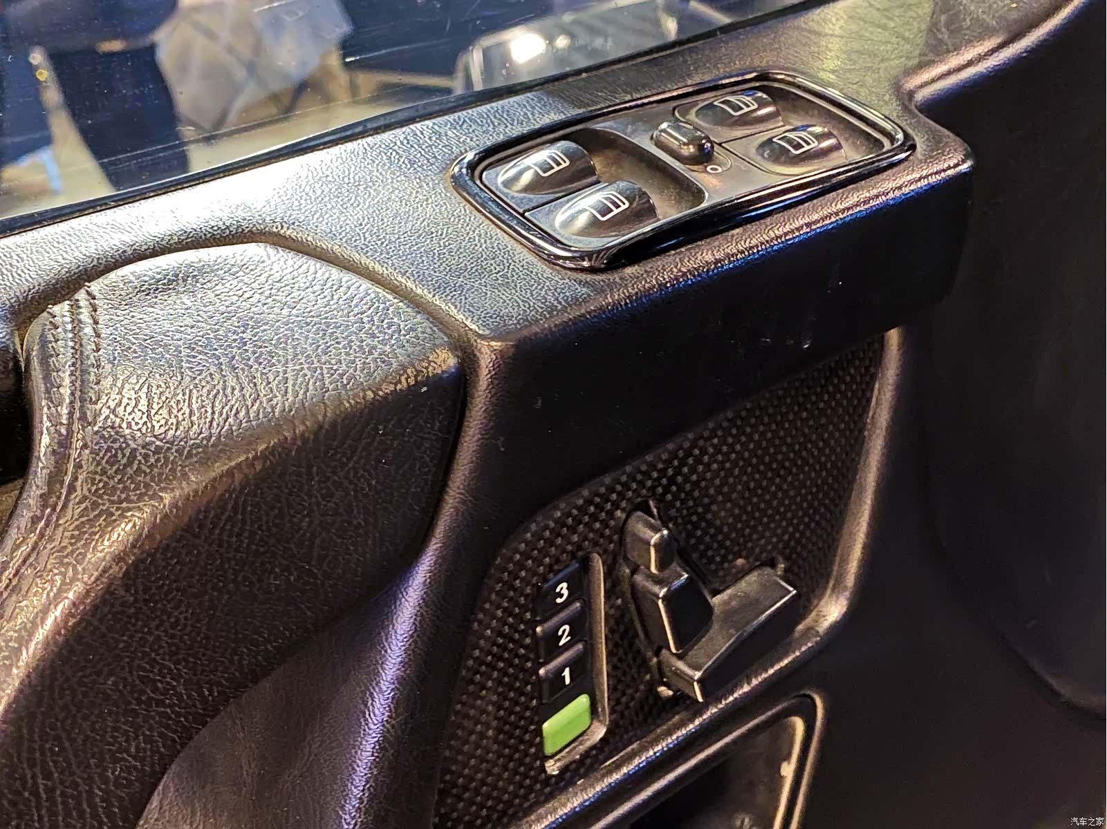 Mercedes-Benz G-Class, 2011 22