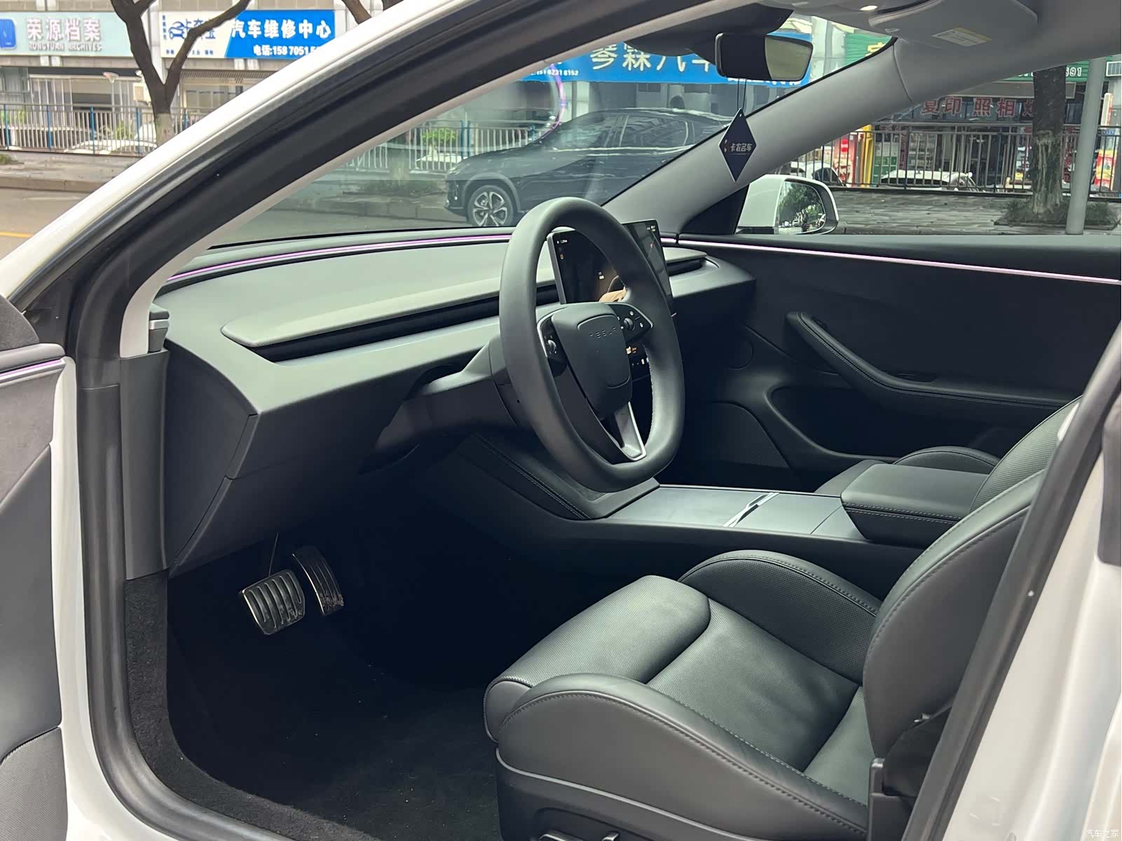 Tesla Model 3, 2024 10