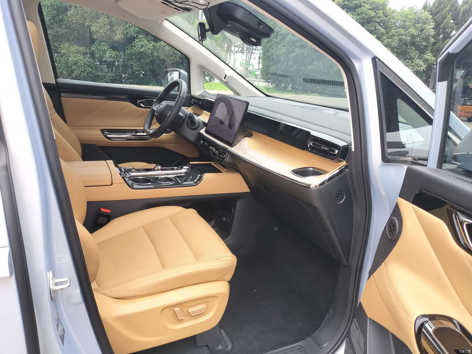 Trumpchi E8, 2024 16