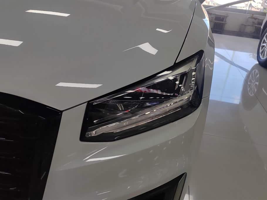 Audi Q2L Audi Q2L
