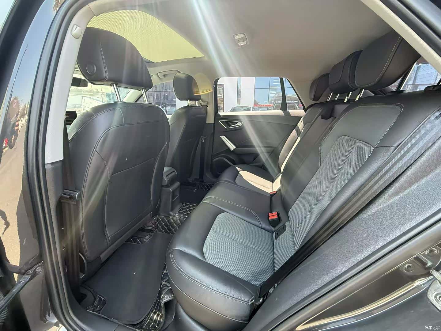 Audi Q2L, 2019 все фото