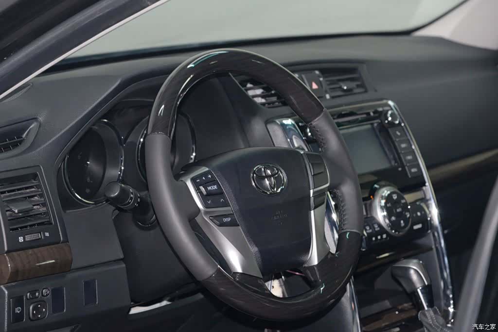 Toyota 2.5V, 2016 9