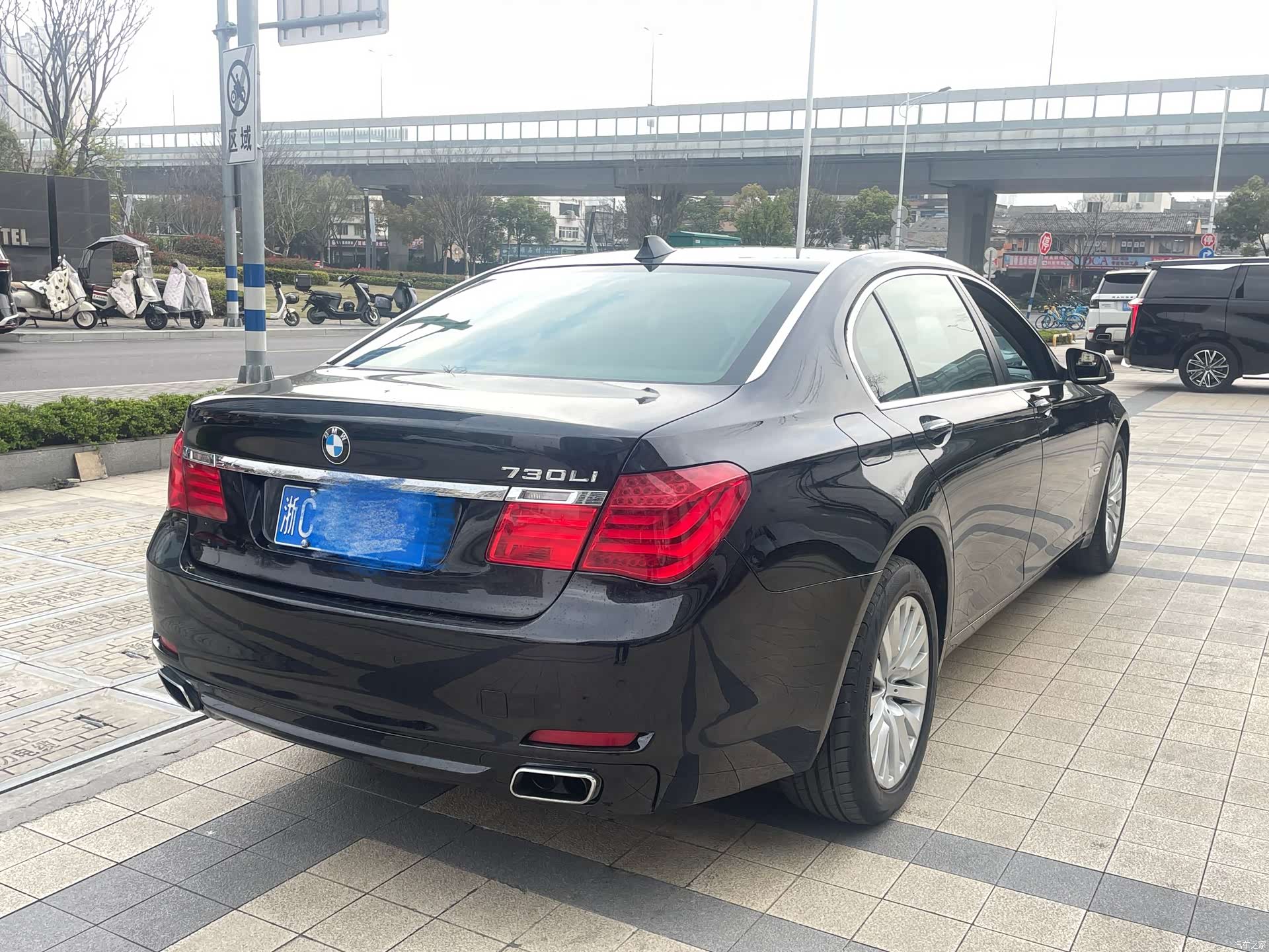 BMW 7 Series, 2012 14