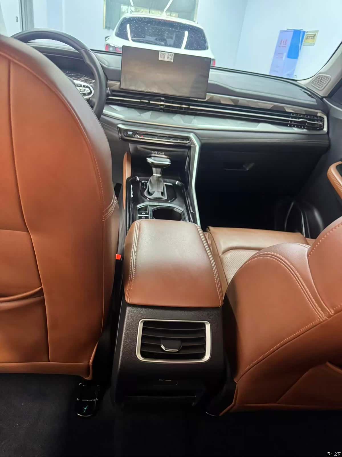 Geely X6, 2022 14