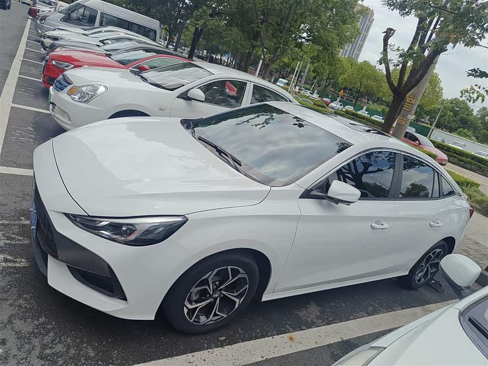 MG MG5