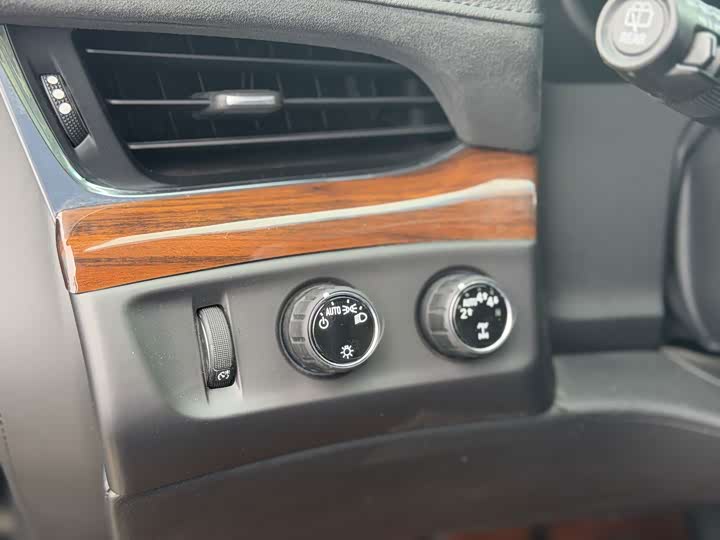 Cadillac kai lei de ESCALADE 2017 6.2L ESV bo jin ban jia zhang xing
