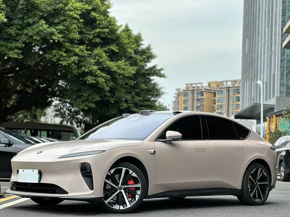 NIO ET5