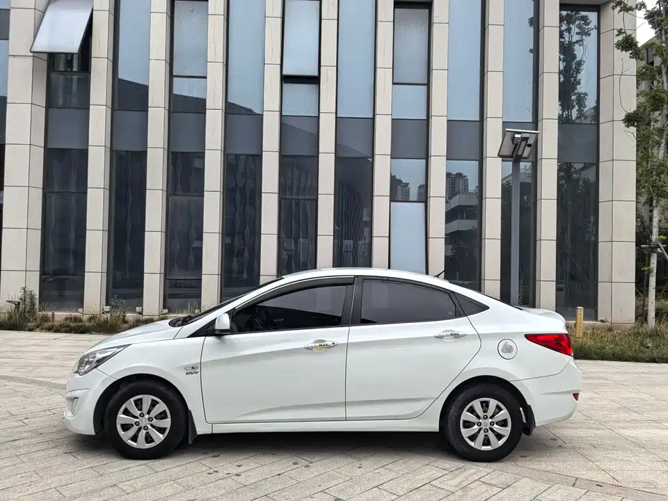 Hyundai Rena