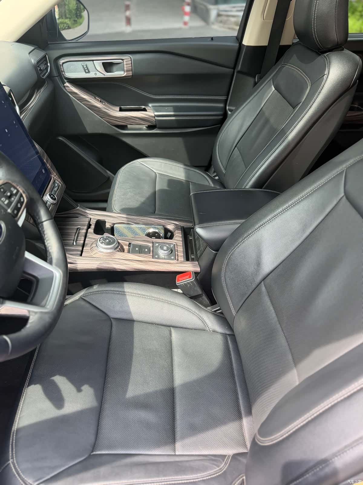Ford Explorer, 2021 23