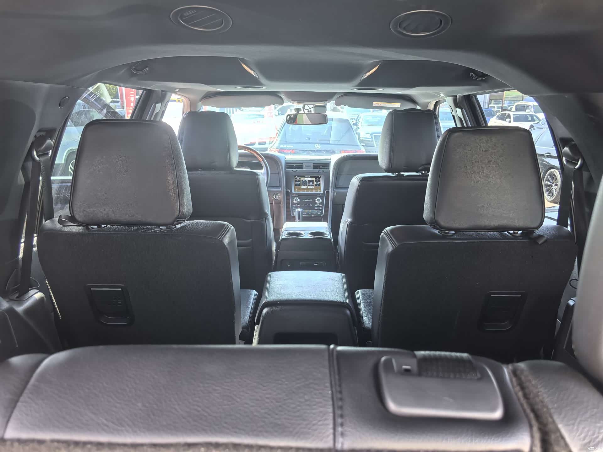 Lincoln Navigator, 2017 10
