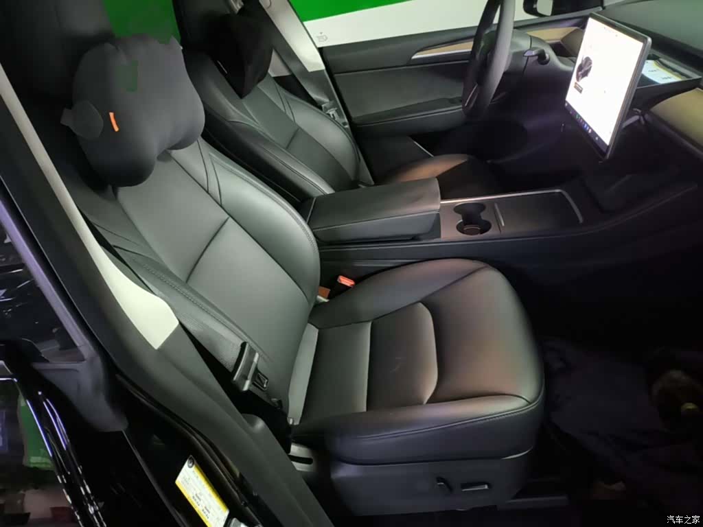 Tesla Model Y, 2021 25