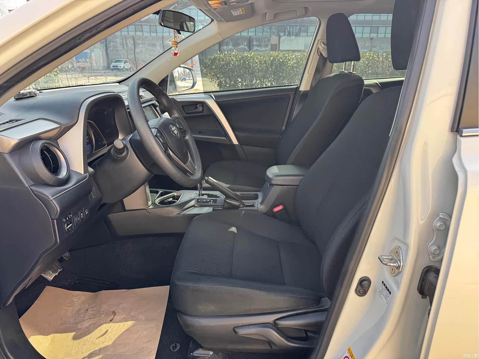 Toyota RAV4, 2018 7