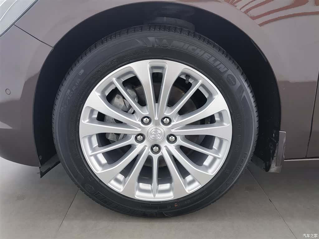 Buick LaCrosse, 2018 17