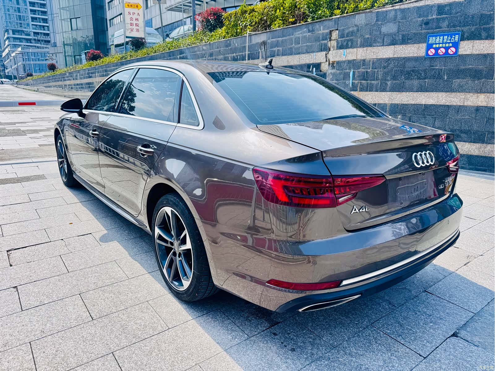 Audi A4L, 2019 12