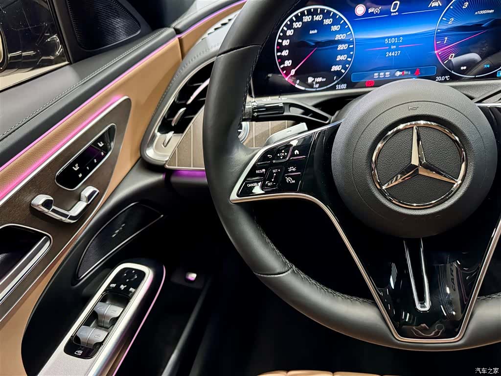 Mercedes-Benz E-Class, 2024 21