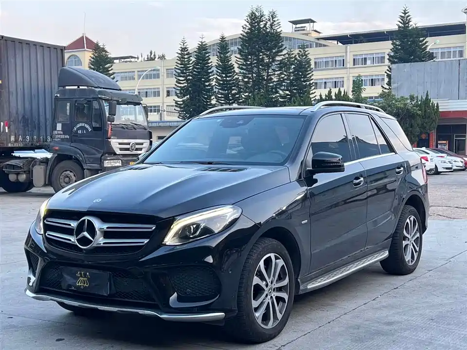 Mercedes-Benz GLE Mercedes-Benz GLE