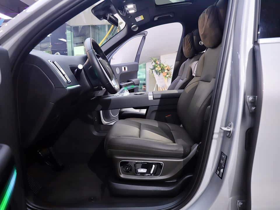 Li Auto Ideal L8