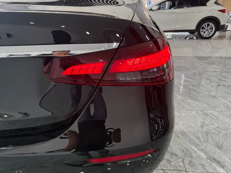 Mercedes-Benz E-class Mercedes-Benz E-class