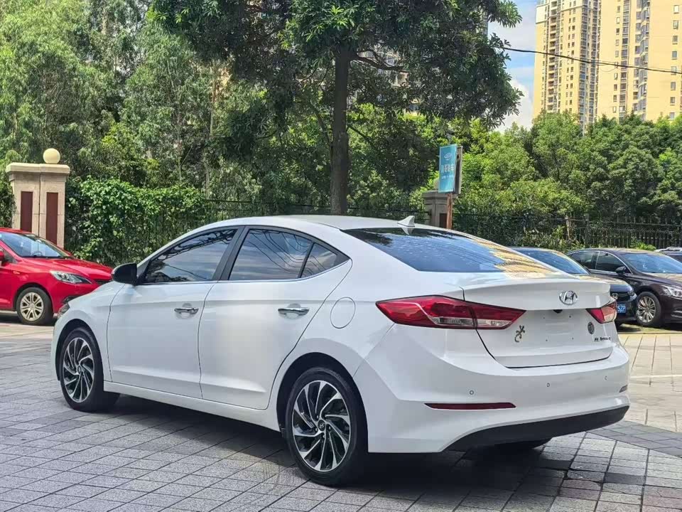 Hyundai Lead