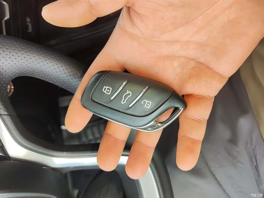 Roewe i5, 2022 9