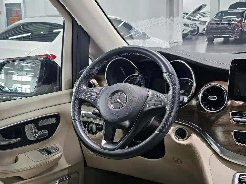 Mercedes-Benz V-class Mercedes-Benz V-class