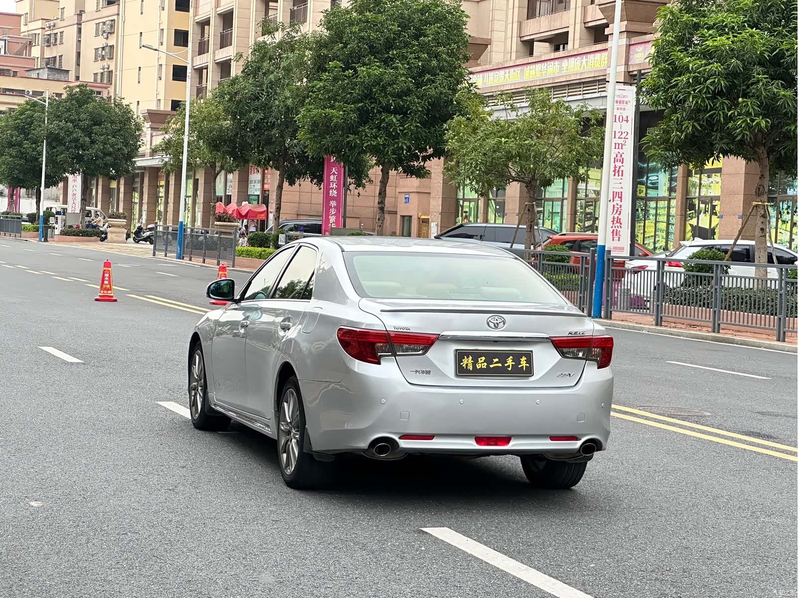 Toyota 2.5V, 2015 4