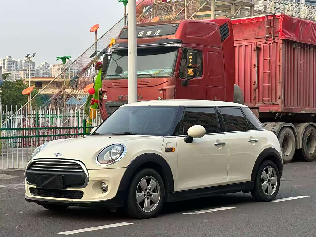 Mini Mini 2015 1.2T MT ONE
