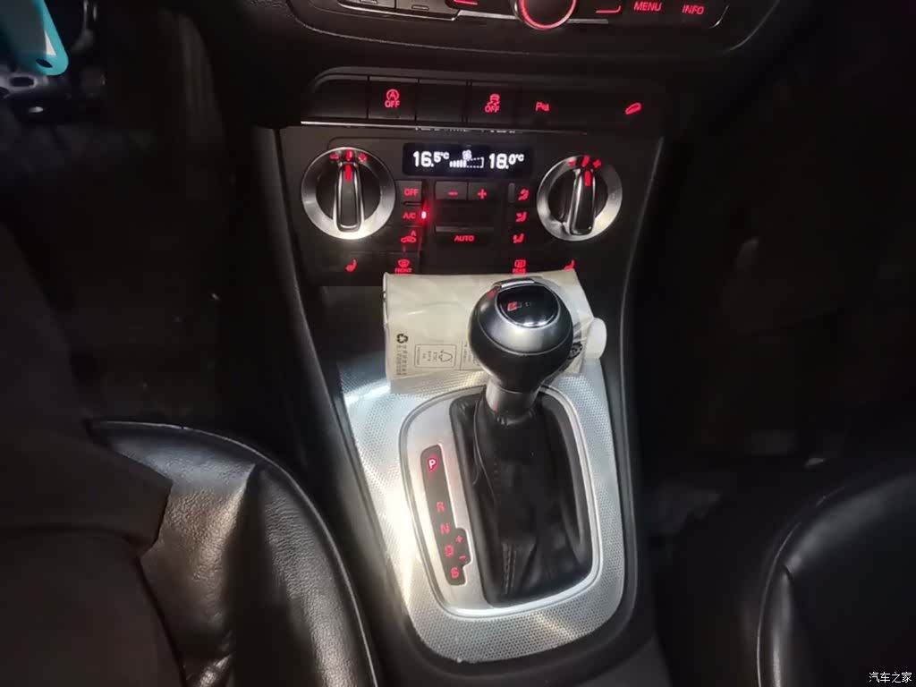 Audi Q3, 2016 14