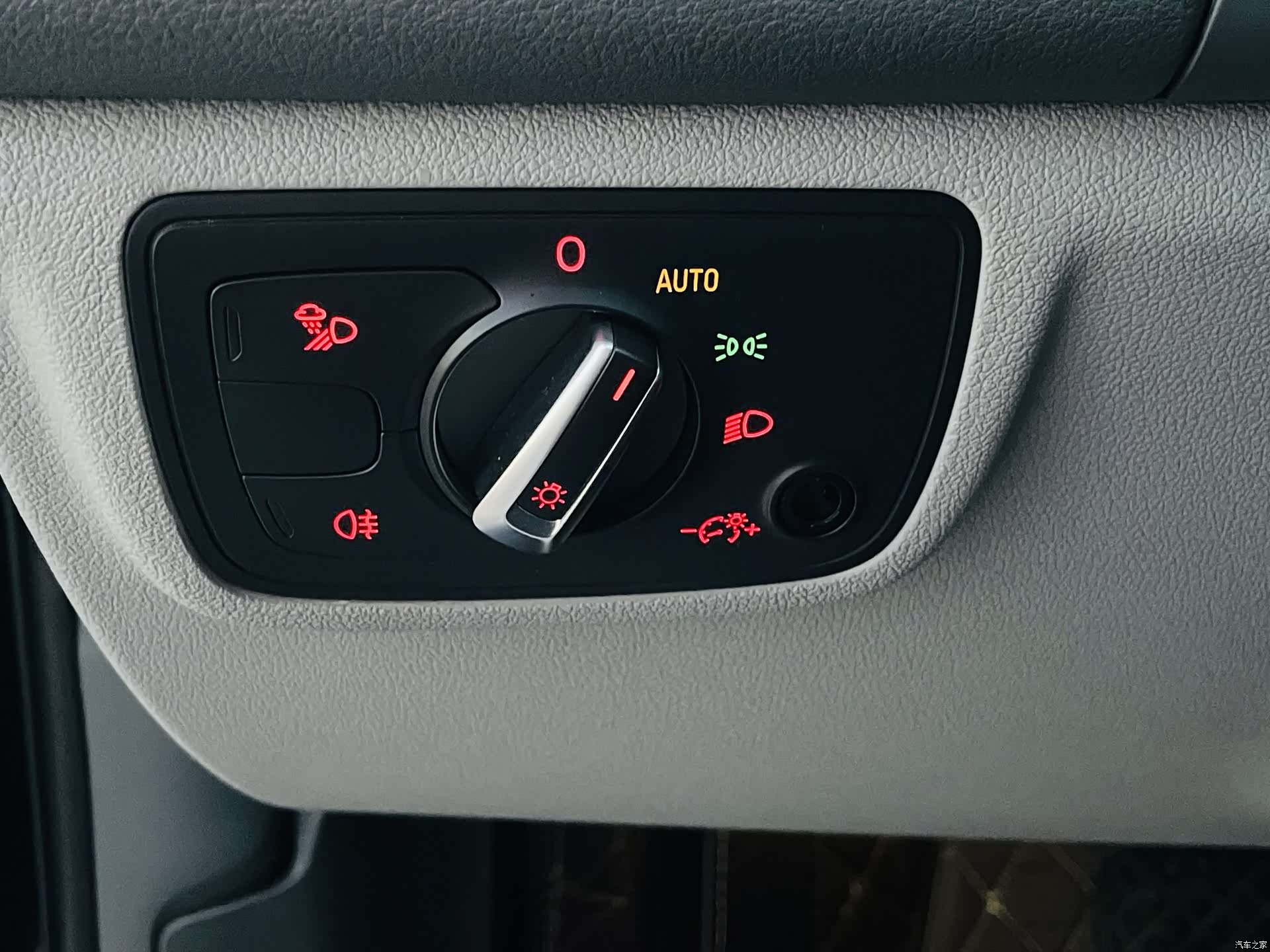 Audi A6L, 2014 18