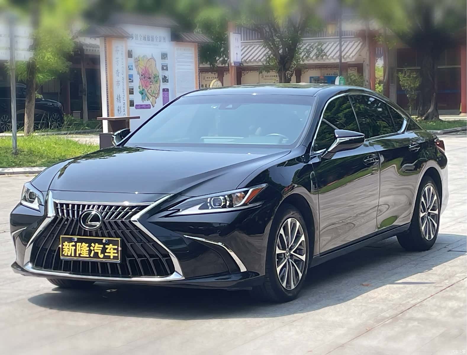 Lexus ES, 2023 1