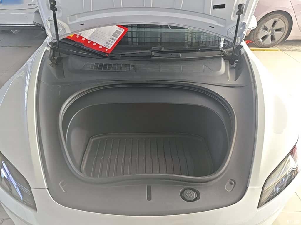 Tesla Model 3, 2025 20
