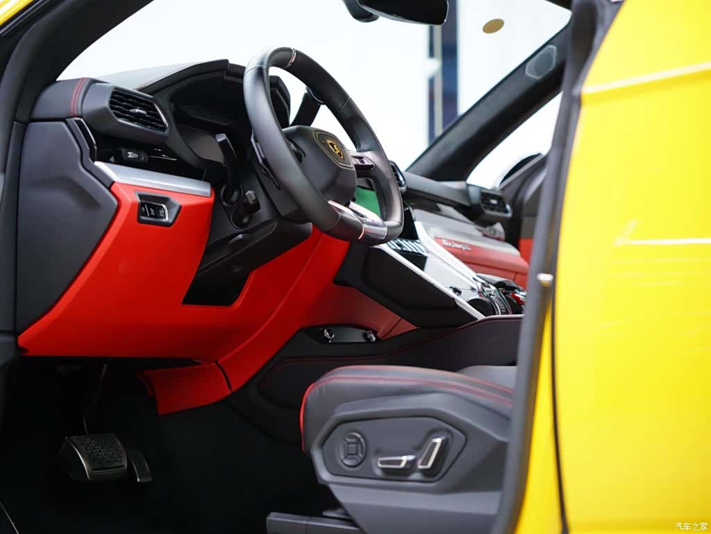 Lamborghini Urus, 2021 32