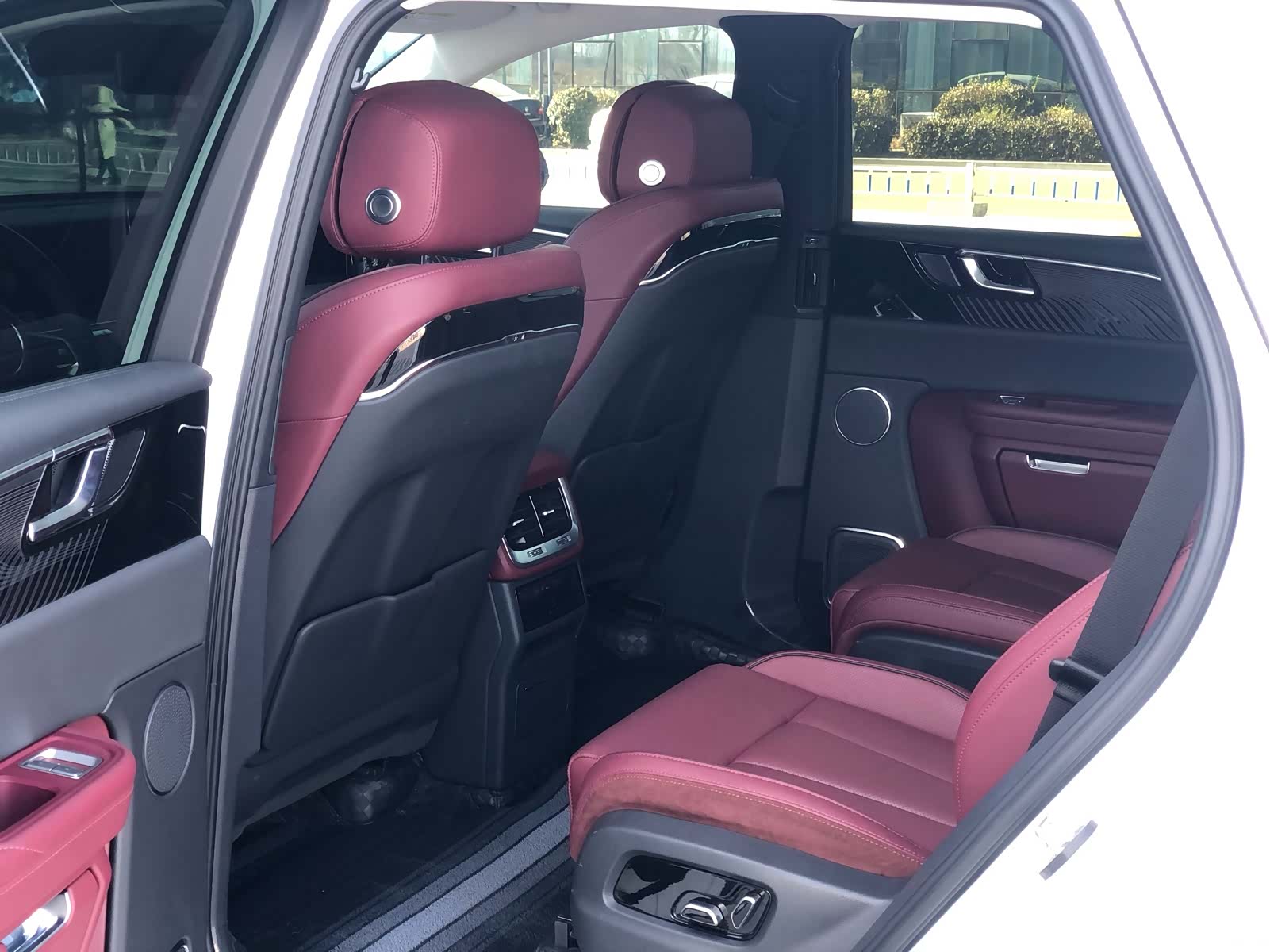 Hongqi E-HS9, 2023 8