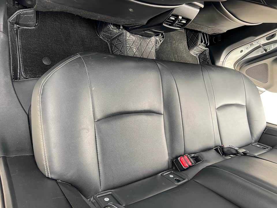 Toyota Corolla Sharp amplifier