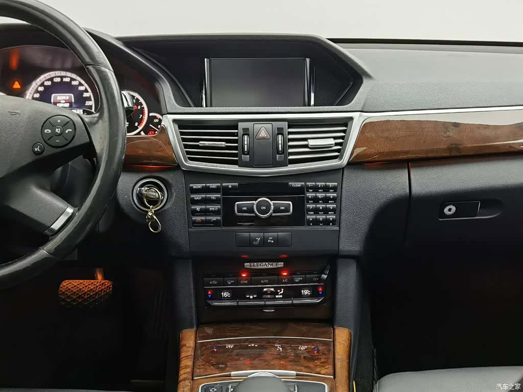 Mercedes-Benz E-Class, 2013 12