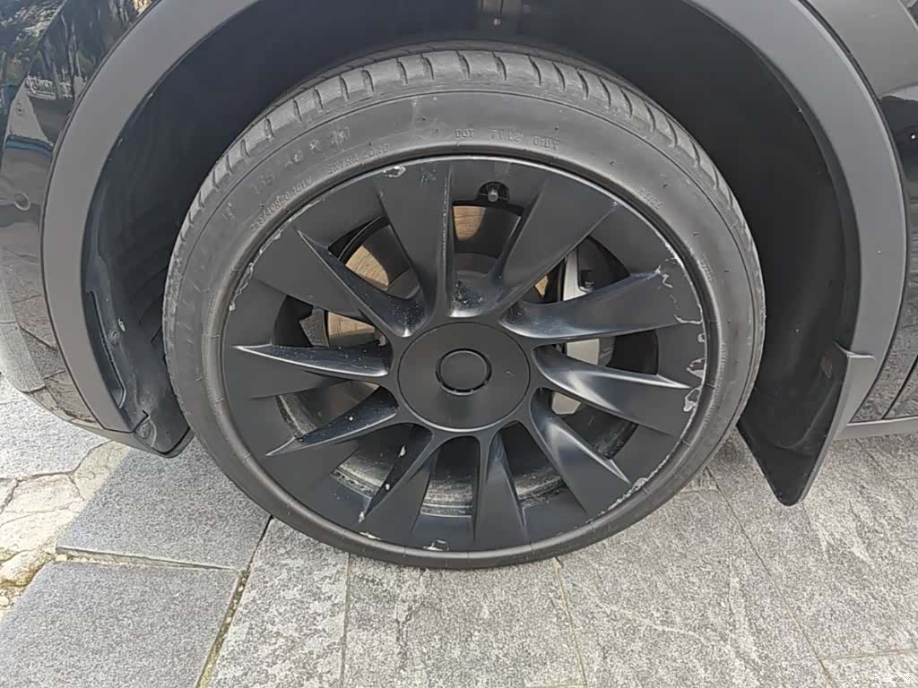 Tesla Model Y, 2024 23