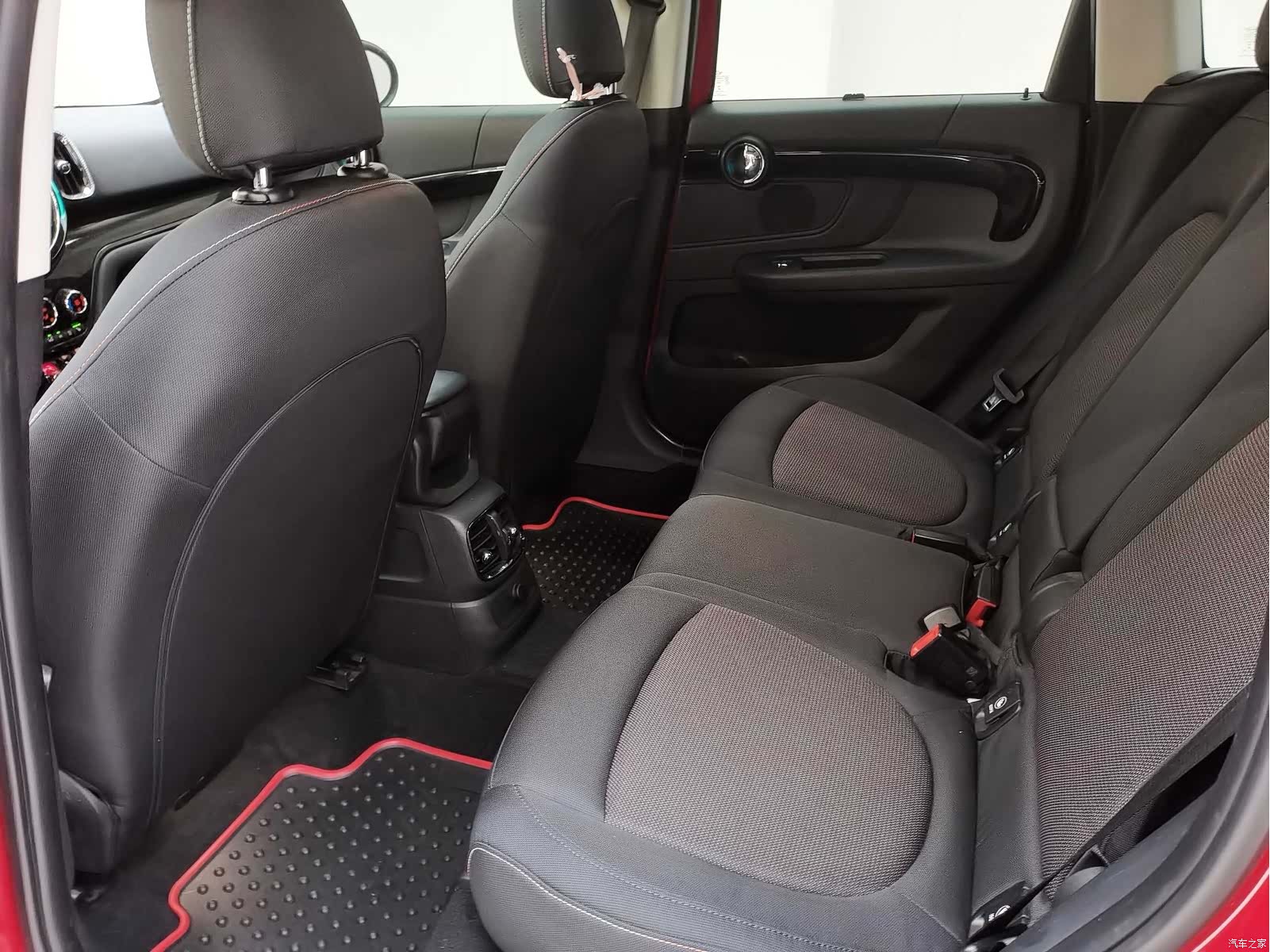 Mini Countryman, 2019 18