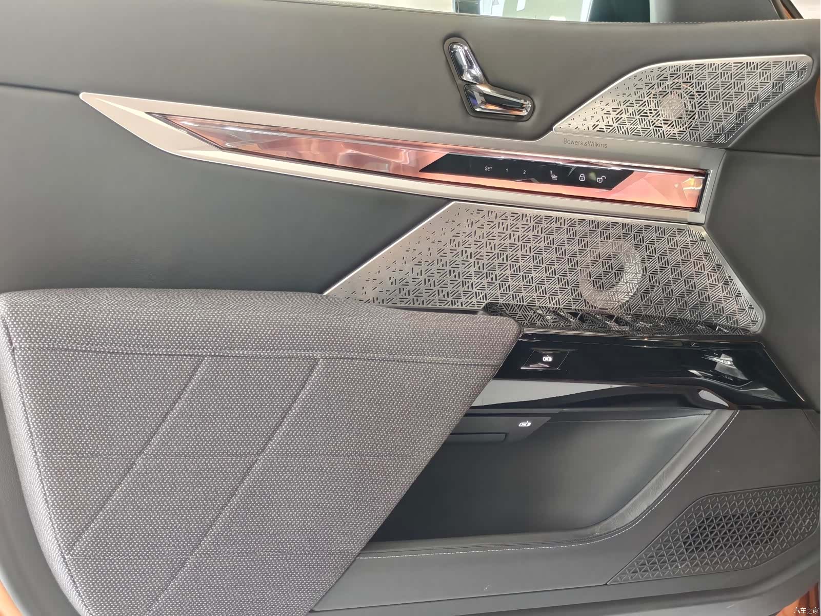 BMW i7, 2024 9