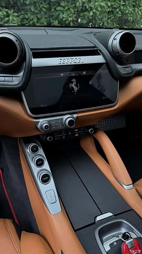 Ferrari GTC4Lus, 2018 4