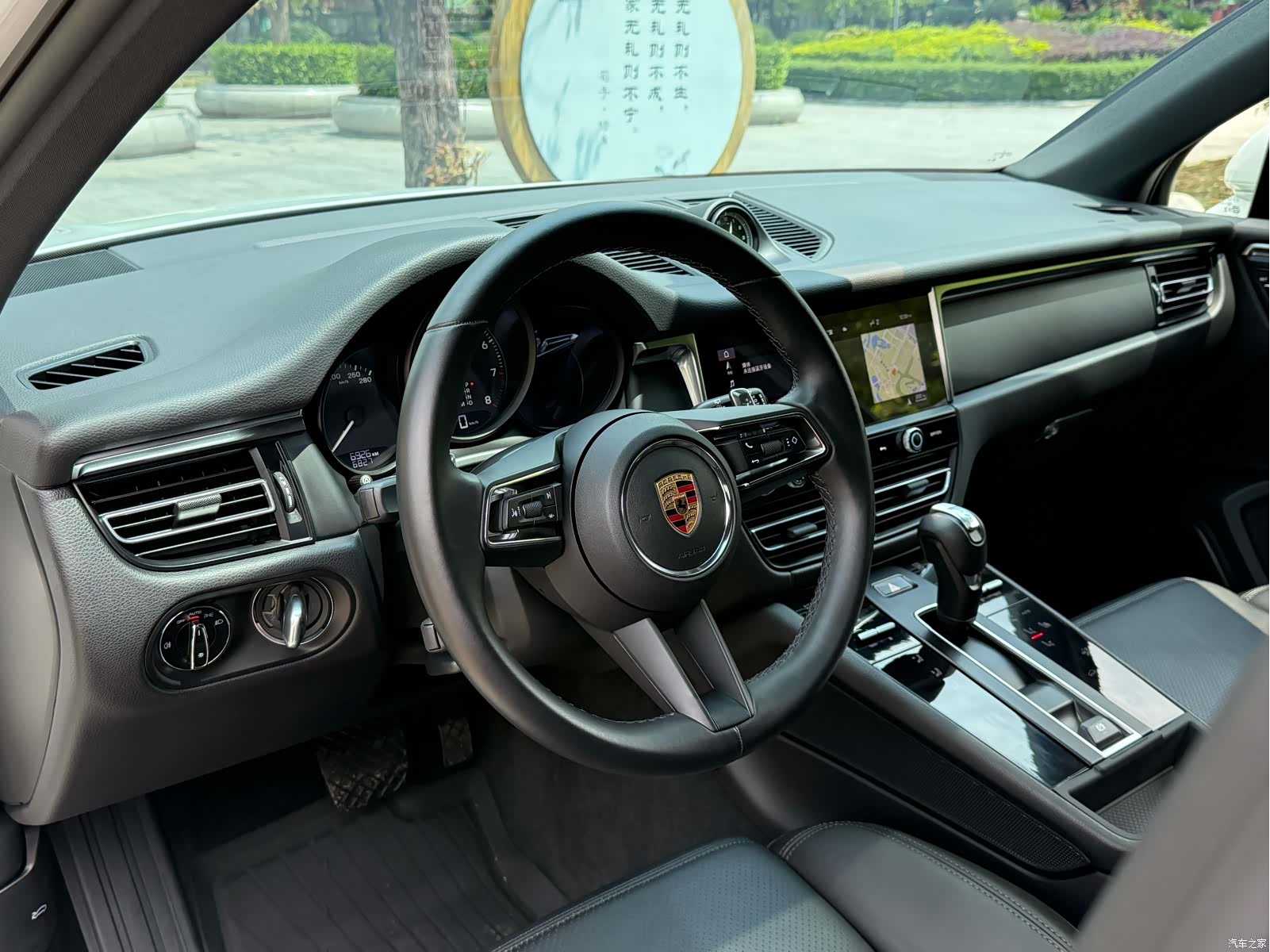 Porsche Macan, 2024 4