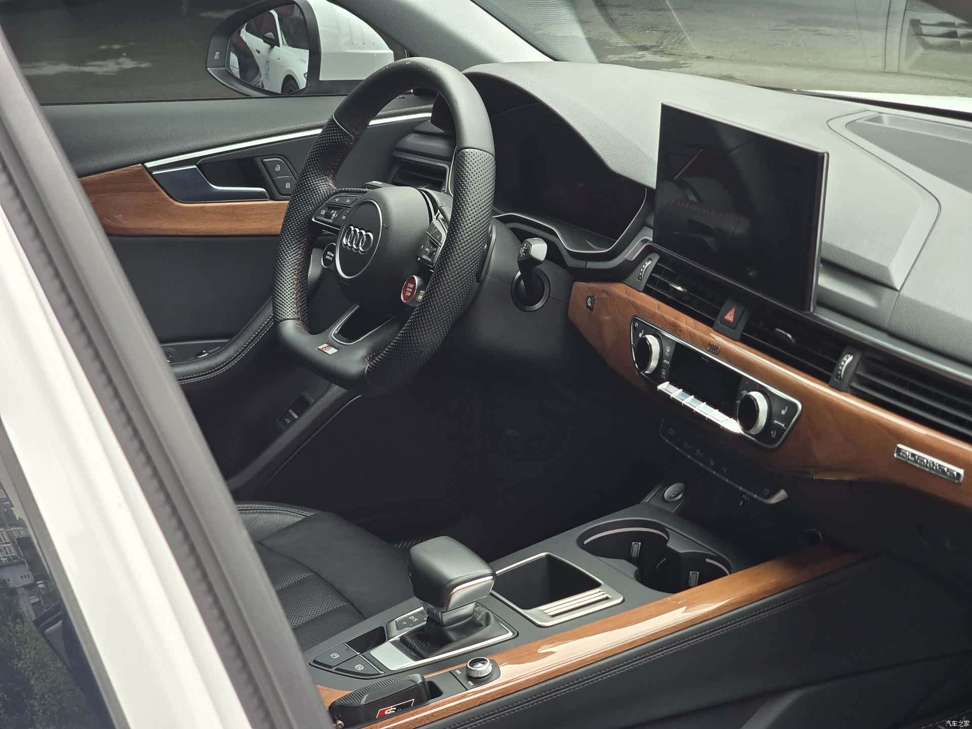 Audi A4L, 2020 11