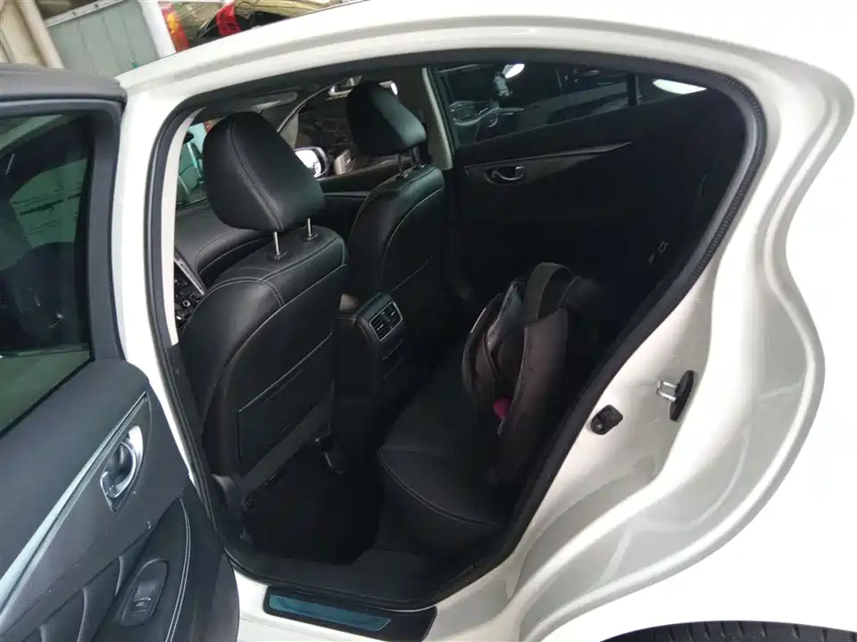 Infiniti Q50L Infiniti Q50L