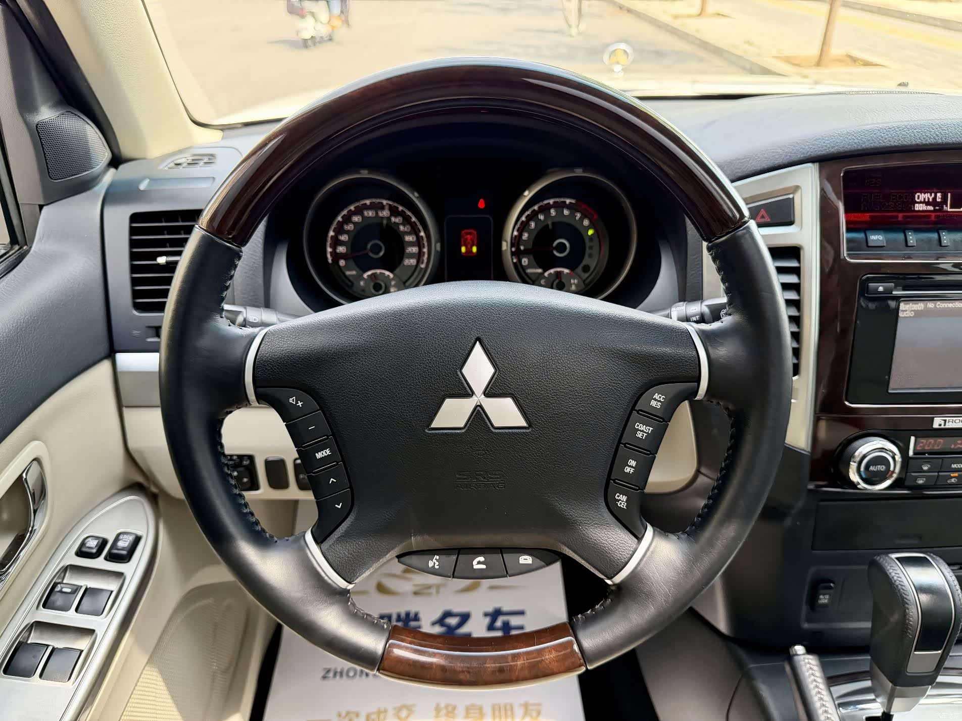 Mitsubishi Pajero, 2019 13